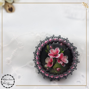 BROȘĂ FLORI PIERSIC ROZ - margine gri transparent, Bijuterii, Broșă, insigne, Insigne, Confecționarea bijuteriilor, Împletituri, broderie cu mărgele, ARTYNOS