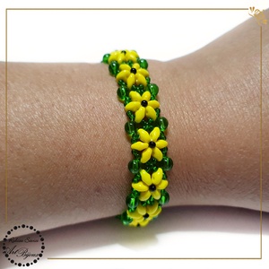 BRĂȚARĂ cu floricele galben+verde - bijuterii - brățări - brățări din mărgele - Artynos.ro BRĂȚARĂ cu floricele galben+verde - bijuterii - brățări - brățări din mărgele - Artynos.ro