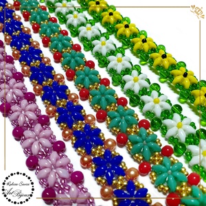 BRĂȚARĂ cu floricele roșu+turcoaz+auriu - bijuterii - brățări - brățară cu mărgele - Artynos.ro