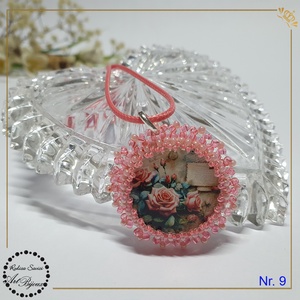 PANDANTIV trandafiri cu margine roz - Nr.9 - bijuterii - coliere - pandative - Artynos.ro