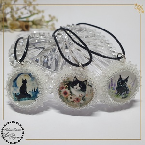 PANDANTIV pisici alb cu negru - Nr.10 - bijuterii - coliere - pandative - Artynos.ro