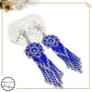 CERCEI CU FLOARE ȘI FRANJURI - albastru cu argintiu - bijuterii - cercei - cercei din mărgele - Artynos.ro