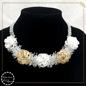 COLIER MIREASĂ - cu trandafirași delicați  - accesorii nuntă - bijuterii mireasă - colier mireasă - Artynos.ro