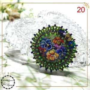 Broșă panseluțe cu margine verde - nr 20 - bijuterii - broșe - Artynos.ro