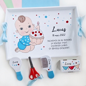 Set prima aniversare baiat tort tava mot personalizata pictata manual - Artynos.ro