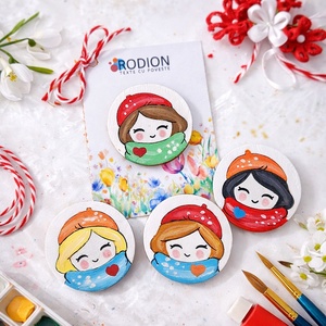 Martisoare tip brosa pictate manual pe lemn Primavaritele fetite cu bereta, Bijuterii, Martisor, Obiecte pictate, Pictura, ARTYNOS