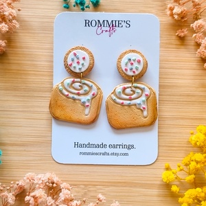 Cercei Cinnamon Roll � Cercei tip desert din lut polimeric, realizați manual - bijuterii - cercei - cercei lungi - Artynos.ro