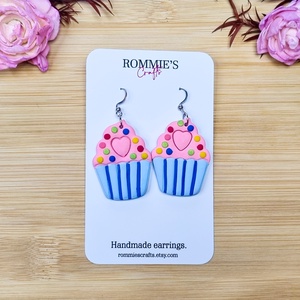 Cercei Cupcake � Bijuterii handmade din lut polimeric, inspirație desert - bijuterii - cercei - cercei lungi - Artynos.ro