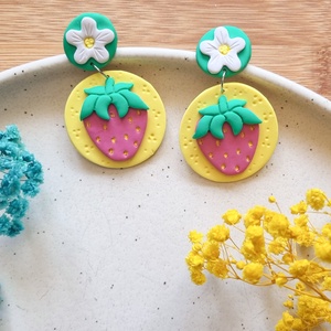 Cercei Căpșuni � Bijuterii handmade din lut polimeric, inspirație de vară - bijuterii - cercei - cercei lungi - Artynos.ro