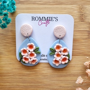Cercei Sakura � Bijuterii handmade din lut polimeric, design floral tip lacrimă - bijuterii - cercei - cercei lungi - Artynos.ro
