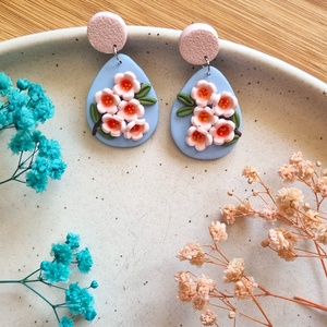 Cercei Sakura � Bijuterii handmade din lut polimeric, design floral tip lacrimă - bijuterii - cercei - cercei lungi - Artynos.ro