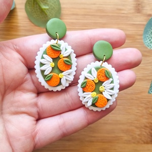 Cercei Citrus cu Flori de Portocal � Bijuterii handmade din lut polimeric, inspirație din natură - bijuterii - cercei - cercei lungi - Artynos.ro
