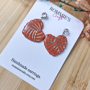 Cercei Mocha în Formă de Inimă � Bijuterii handmade din lut polimeric - bijuterii - cercei - cercei lungi - Artynos.ro