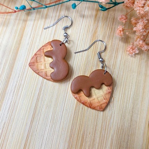 Cercei Inima Waffle cu Ciocolata � Bijuterii handmade din lut polimeric, Bijuterii, Cercei, Cercei lungi, , ARTYNOS
