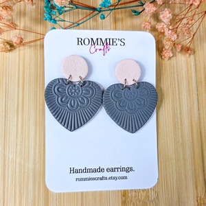 Cercei Inimă cu Mandala Embosată � Bijuterii handmade din lut polimeric - bijuterii - cercei - cercei lungi - Artynos.ro