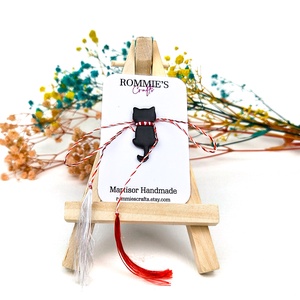 Mărțișor Broșă Pisică Neagră � Lucrat Manual din Lut Polimeric, 2.7x1.2 cm - bijuterii - mărțișor - Artynos.ro