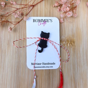 Mărțișor Broșă Pisică Neagră � Lucrat Manual din Lut Polimeric, 2.7x1.2 cm - bijuterii - mărțișor - Artynos.ro