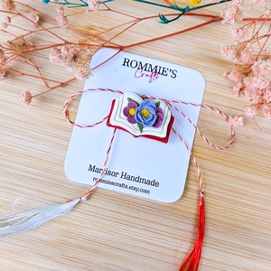 Martisor Brosa Carte Deschisa � Lucrat Manual din Lut Polimeric, 3x2 cm - Artynos.ro