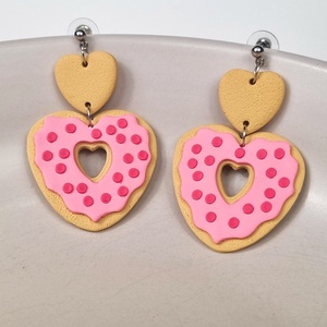 Cercei Donut Roz în Formă de Inimă � Bijuterii handmade din lut polimeric - bijuterii - cercei - cercei lungi - Artynos.ro