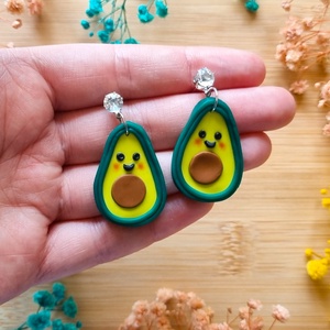Cercei avocado handmade din lut polimeric - bijuterii - cercei - cercei cu figurine - Artynos.ro