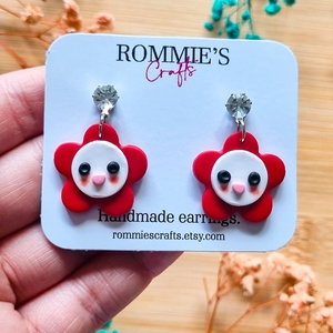 Cercei handmade floricele cute din lut polimeric - bijuterii - cercei - cercei cu figurine - Artynos.ro