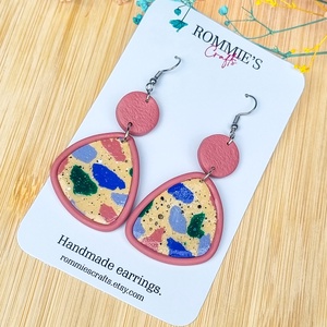 Cercei terrazzo handmade din lut polimeric, colorati, moderni - bijuterii - cercei - cercei lungi - Artynos.ro