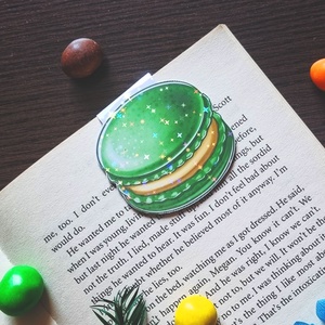 Semn de carte magnetic cu macarons, handmade - laminat cu efect holo - cadou dragut pentru iubitorii de carti , Carti si creatii cu tematica muzicala, cadouri, Semn de carte, Arta de hartie, Fotografie, grafica, desen, ilustratie, ARTYNOS