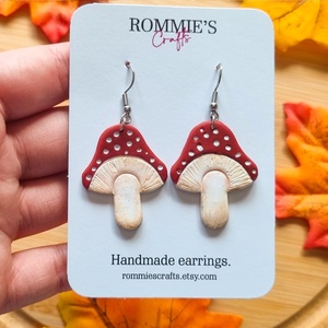 Cercei toamna ciupercute rosii, handmade din lut polimeric, stil cottagecore - Artynos.ro