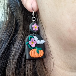 Cercei Halloween cu dovleci si lilieci, handmade din lut polimeric - bijuterii - cercei - cercei lungi - Artynos.ro