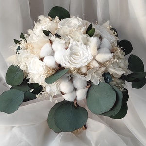 Set nunta - buchet de mireasa si lumanari realizat cu trandafiri criogenati, hortensie, eucalypt și măslin stabilizate - accesorii nuntă - buchet mireasă  - Artynos.ro