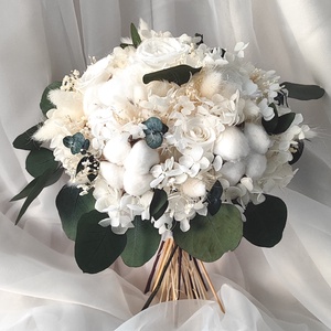 Buchet mireasa alb / verde realizat cu flori și plante criogenate / stabilizate - accesorii nuntă - buchet mireasă  - Artynos.ro