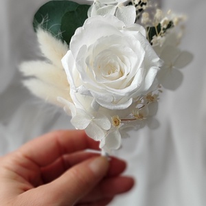 Cocarde invitati, accesorii nunta - Artynos.ro