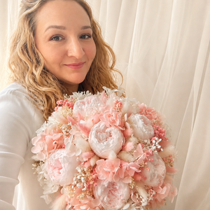 Buchet de mireasa cu bujori roz criogenati - accesorii nuntă - buchet mireasă  - Artynos.ro