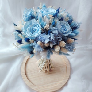 Buchet de mireasa / nasa cu trandafiri si flori criogenate alb/bleu/albastru, Accesorii nunta, Buchet mireasa , Aranjament de flori, Buchet de mireasa elegant, natural, atemporal. Creat cu multa grija si emotie, din flori criogenate..., ARTYNOS