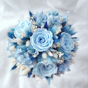 Buchet de mireasa / nasa cu trandafiri și flori criogenate alb/bleu/albastru - accesorii nuntă - buchet mireasă  - Artynos.ro