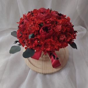 Buchet de mireasa cu bujori criogenati rosii/bordeaux/grena  - Artynos.ro
