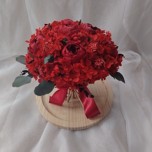 Buchet de mireasa cu bujori criogenati rosii/bordeaux/grena  - accesorii nuntă - buchet mireasă  - Artynos.ro