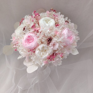 Buchet de mireasa cu bujori criogenati roz și alb - accesorii nuntă - buchet mireasă  - Artynos.ro