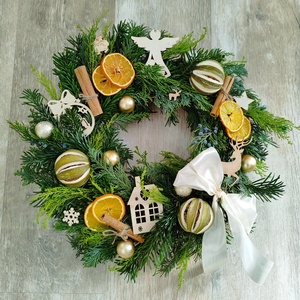 Coronita de Craciun din brad natural si accesorii specifice pentru decorul usii - Artynos.ro