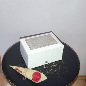 Masā din rāsina handmade - casă & stil de viață - echipamente de bucătărie - accesorii de servire - măsuță de servire - Artynos.ro