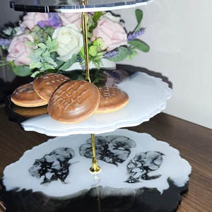 Platou etajat din rășină � model unicat alb-negru, realizat manual - casă & stil de viață - echipamente de bucătărie - accesorii de servire - tăvițe - Artynos.ro