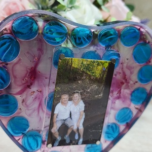 Decoratiune inima din rasina personalizata cu fotografie Cadou unicat handmade, Casa & Stil de viata, Decoratiuni de casa, Decoratiuni de masa si rafturi, Sticle ornamentale, Altele, ARTYNOS