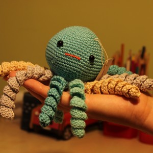 Octopus amigurumi figura verde -  - Artynos.ro
