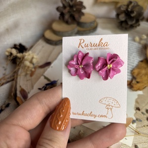 Cercei cu motiv floral roz - Artynos.ro