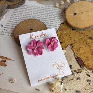 Cercei cu motiv floral roz - bijuterii - cercei - cercei cu figurine - Artynos.ro