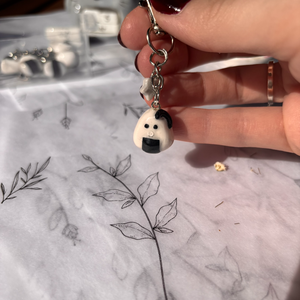 Breloc Onigiri Blob Luna - genți și portofele - accesorii genți - breloc - Artynos.ro