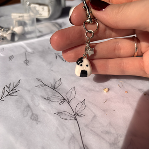 Breloc Onigiri Blob Stea - genți și portofele - accesorii genți - breloc - Artynos.ro