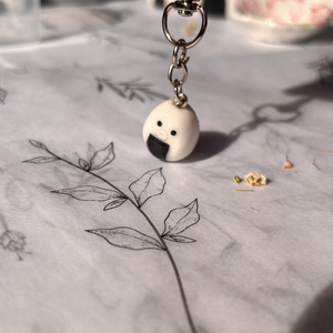 Breloc Onigiri Blob - genți și portofele - accesorii genți - breloc - Artynos.ro
