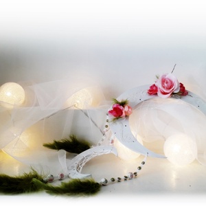 Prinzator de vise alb, Dreamcatcher cu flori, Decor semiluna, Decor alb perete - Artynos.ro