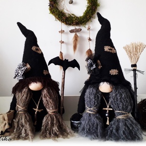 Gnom de colecție, Melinda Gnom vrăjitoare, Obsidian Woods Collection - accesorii locuință - accesorii pentru decorat casa - elfi - Artynos.ro